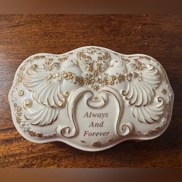 Music Box - Picture 6 of 8